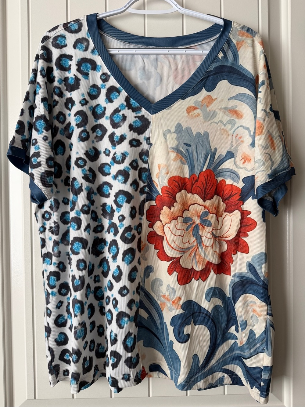 New Cherry Betty V-Neck Blue & Red Mixed Print Short Sleeve Top 2X